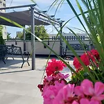 Open Garden Hostel
