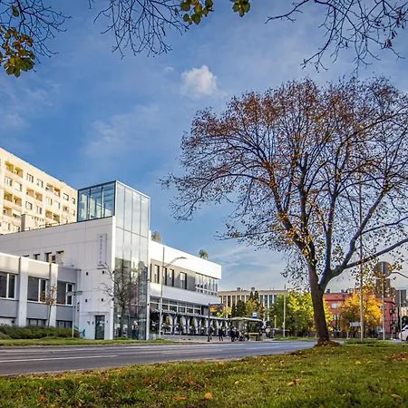 Open Garden Auberge de jeunesse Częstochowa